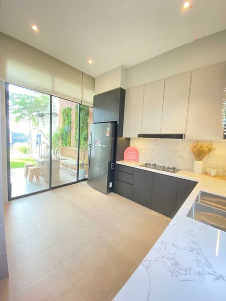 Cluster House for Sale in Kluang (Johor) - Grace Fan - Kitchen - PropertyGuru.com.my