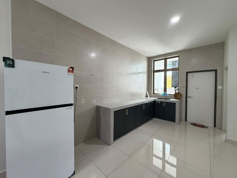 2-storey Terraced House for Rent in Taman Tasik Indah (Kluang) - Grace Fan - Kitchen - PropertyGuru.com.my