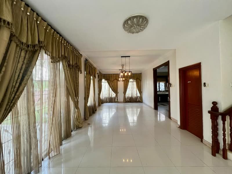Semi-Detached House for Rent in Seksyen 9 (Bangi) - Hawa Ibrahim - Living Room - PropertyGuru.com.my