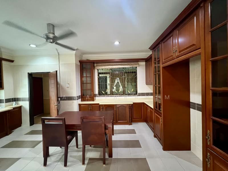 Semi-Detached House for Rent in Seksyen 9 (Bangi) - Hawa Ibrahim - Kitchen - PropertyGuru.com.my
