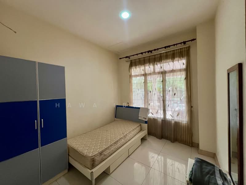 Semi-Detached House for Rent in Seksyen 9 (Bangi) - Hawa Ibrahim - Bedroom - PropertyGuru.com.my