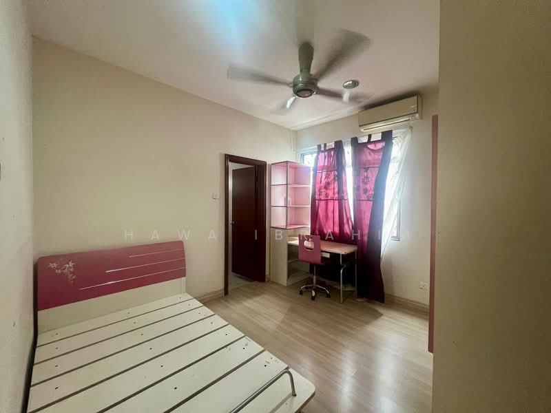 Semi-Detached House for Rent in Seksyen 9 (Bangi) - Hawa Ibrahim - Bedroom - PropertyGuru.com.my