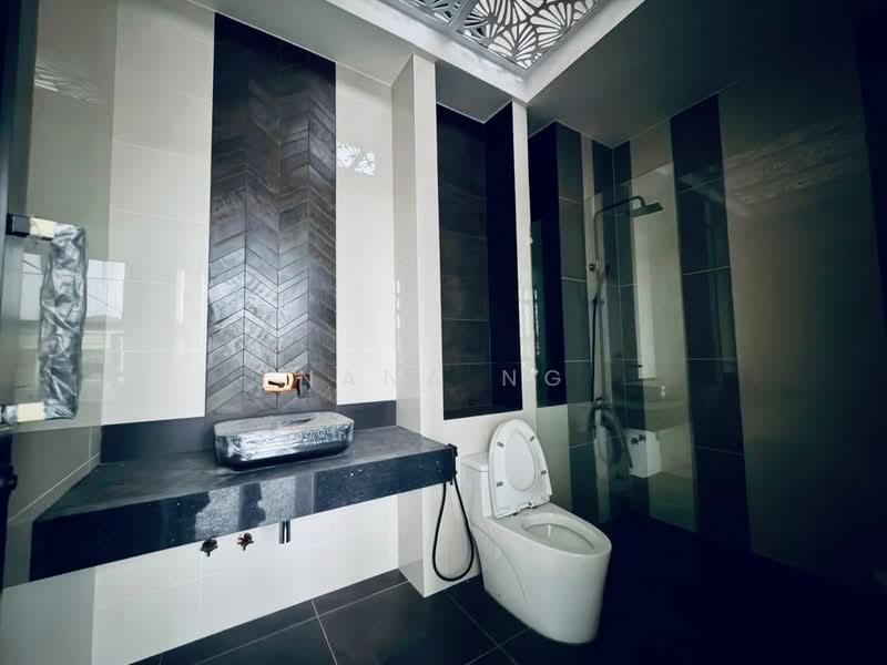 Semi-Detached House for Sale in Kulai (Johor) - Nana Ng - Bathroom - PropertyGuru.com.my