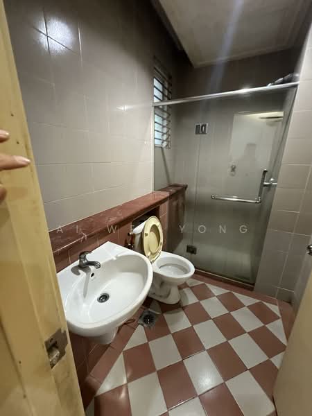 Desa Impiana untuk Untuk Disewa - RM 2,000 /bulan, Mac 2026 - Bathroom - PropertyGuru.com.my
