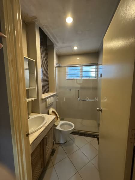 Desa Impiana untuk Untuk Disewa - RM 2,000 /bulan, Mac 2026 - Bathroom - PropertyGuru.com.my