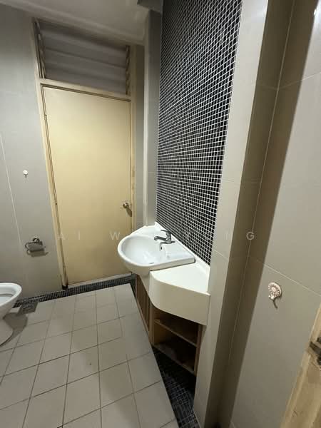 Desa Impiana untuk Untuk Disewa - RM 2,000 /bulan, Mac 2026 - Bathroom - PropertyGuru.com.my