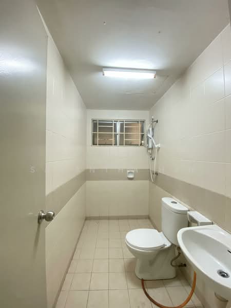 Condominium for Rent at Kinrara Mas - Samantha Han - Bathroom - PropertyGuru.com.my