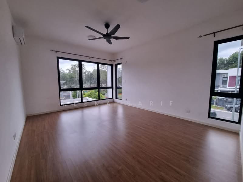 Superlink Dahlia Clover U12 Seksyen 7 Shah Alam untuk Untuk Dijual - RM 830,000, Apr 2026 - Living Room - PropertyGuru.com.my