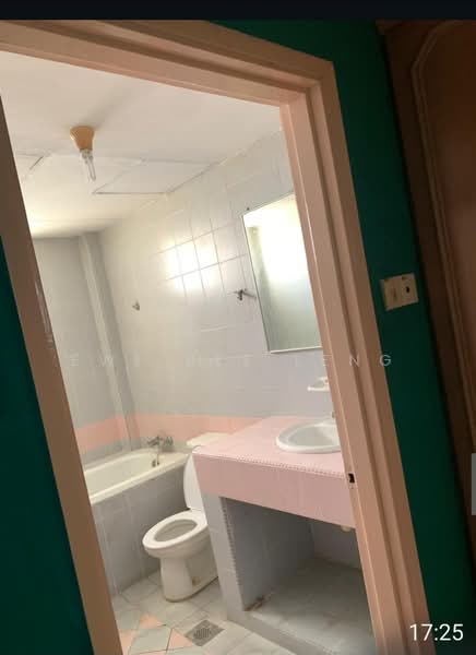 Condominium for Rent at Country Tower Condominium - Ewe Bee Leng - Bathroom - PropertyGuru.com.my