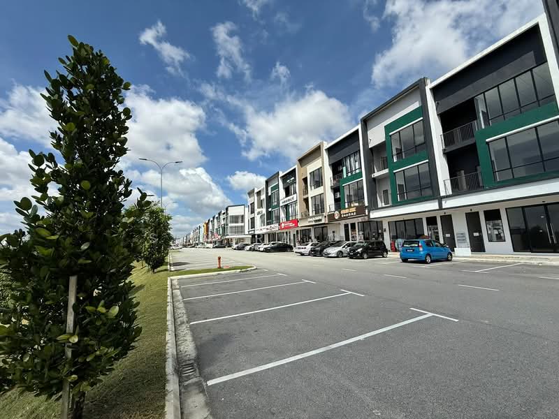 Shop for Rent in Austin Crest (Johor Bahru) - Sandra Gan - Exterior - PropertyGuru.com.my