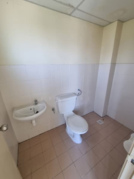Servis Apartment untuk Dijual di Fadason Park - Ken Lai - Bathroom - PropertyGuru.com.my
