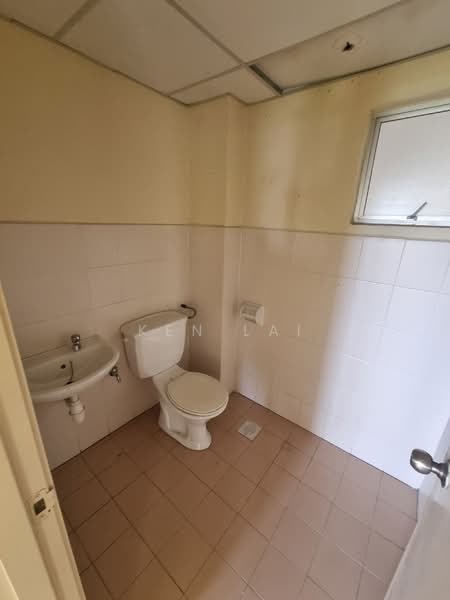 Servis Apartment untuk Dijual di Fadason Park - Ken Lai - Bathroom - PropertyGuru.com.my