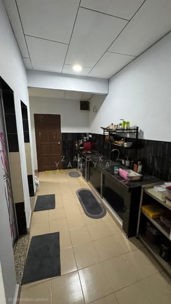 1-storey Terraced House for Sale in Bandar Rinching Seksyen 4 (Semenyih) - Zack Yahya - Kitchen - PropertyGuru.com.my