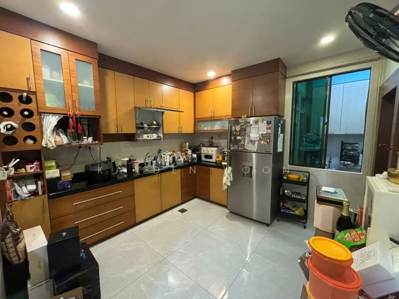 Mount Austin 2 Storey Cluster Corner Lot untuk Untuk Dijual - RM 1,680,000, Mac 2026 - Kitchen - PropertyGuru.com.my