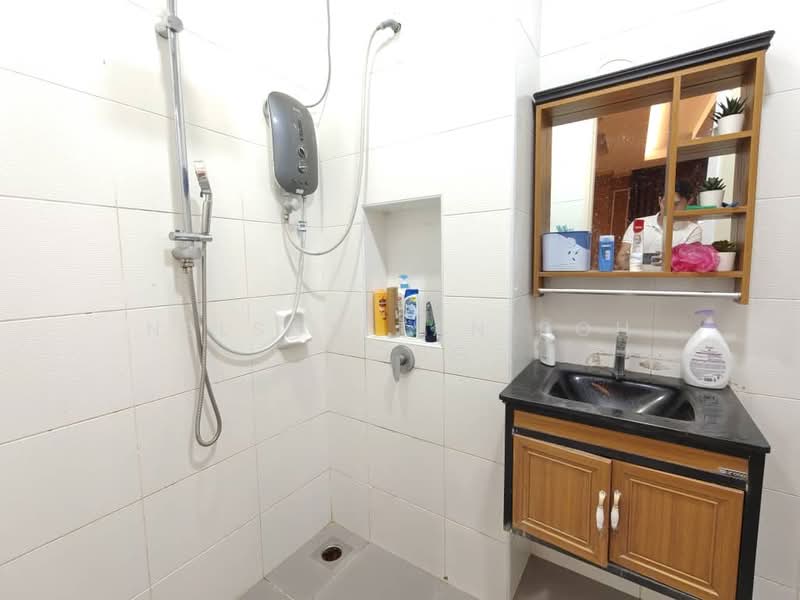Terraced House for Sale in Johor Bahru (Johor) - Nelson Tan Poh Kiong - Bathroom - PropertyGuru.com.my