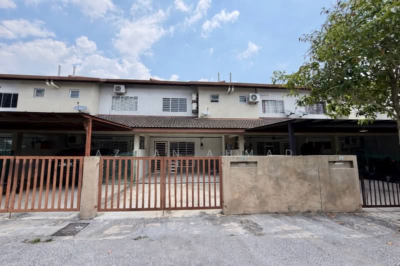 2-storey Terraced House for Sale in Taman Desiran Bayu (Puchong) - Azman Ahmad - Exterior - PropertyGuru.com.my