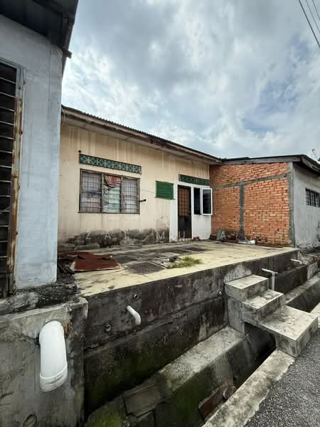 Taman Pinggiran Senawang untuk Untuk Dijual - RM 260,000, Mac 2026 - Exterior - PropertyGuru.com.my