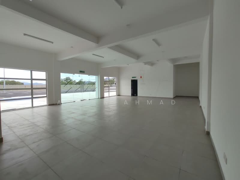 Factory for Rent in Bandar Baru Nilai (Nilai) - Azman Ahmad - Entrance - PropertyGuru.com.my