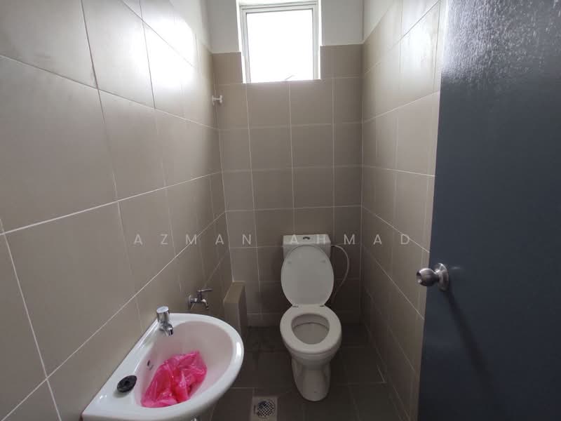 Factory for Rent in Bandar Baru Nilai (Nilai) - Azman Ahmad - Bathroom - PropertyGuru.com.my