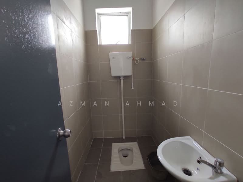 Factory for Rent in Bandar Baru Nilai (Nilai) - Azman Ahmad - Bathroom - PropertyGuru.com.my