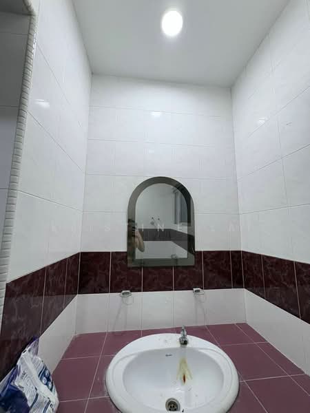 Seri Mas Condominium untuk Untuk Disewa - RM 1,350 /bulan, Mac 2026 - Bathroom - PropertyGuru.com.my