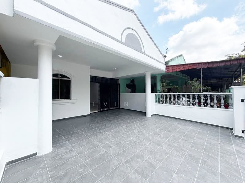 1.5-storey Terraced House for Sale in Taman Pulai Utama (Skudai) - Calvin Lee - Exterior - PropertyGuru.com.my