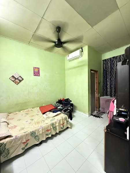 1-storey Terraced House for Sale in Taman Puteri Wangsa (Ulu Tiram) - Yvonne Lim - Bedroom - PropertyGuru.com.my