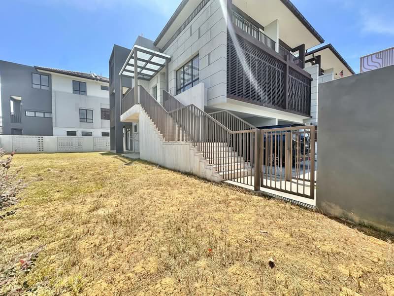 3-storey Terraced House for Sale in Cyberjaya (Selangor) - Zaty Jasmin - Exterior - PropertyGuru.com.my