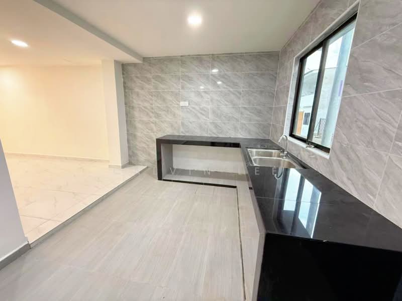 2-storey Terraced House for Sale in Taman Mesra (Kulai) - Calvin Lee - Kitchen - PropertyGuru.com.my