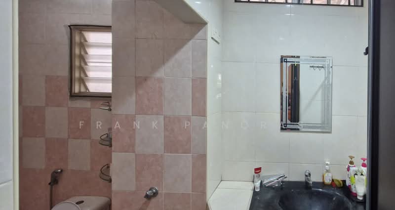 Terraced House for Sale in Bandar Botanic (Klang) - Frank Pancras - Bathroom - PropertyGuru.com.my