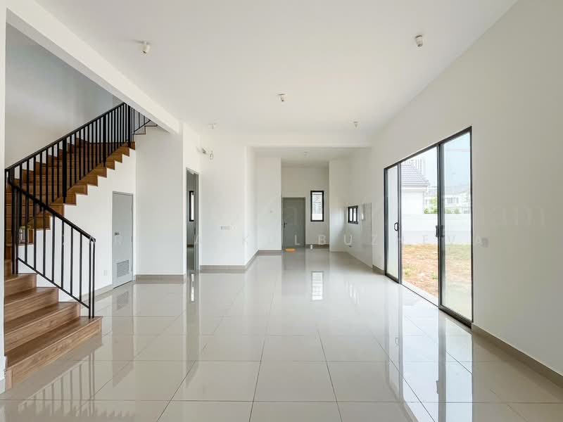 Sejati Lakeside 2 untuk Untuk Dijual - RM 1,800,000, Mac 2026 - Living Room - PropertyGuru.com.my