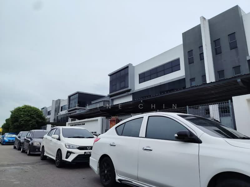 Factory for Rent in Taman Desa Cemerlang (Ulu Tiram) - Feline Chin - Exterior - PropertyGuru.com.my