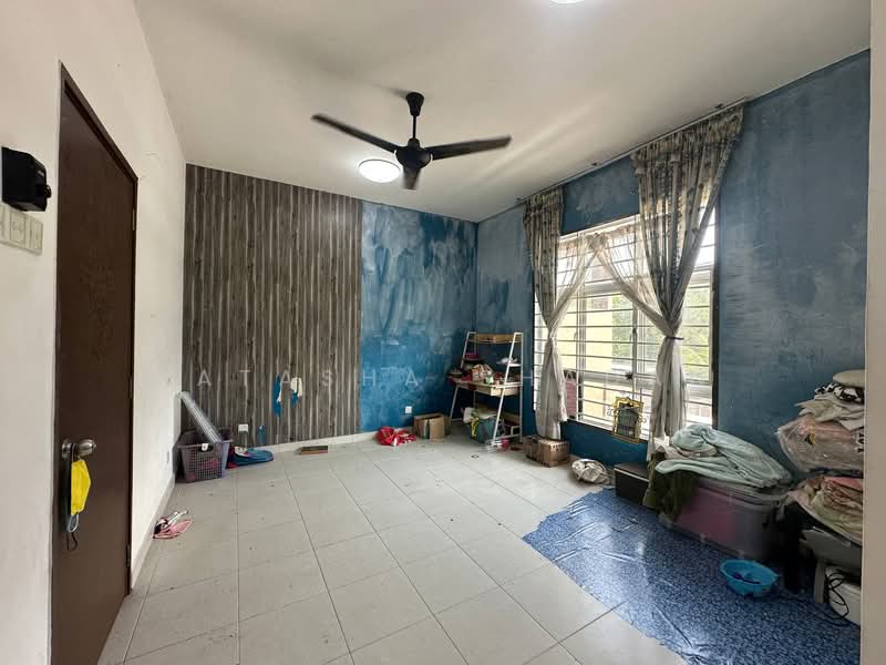 2-storey Terraced House for Sale in Bandar Puncak Alam (Puncak Alam) - Natasha Shadan - Living Room - PropertyGuru.com.my