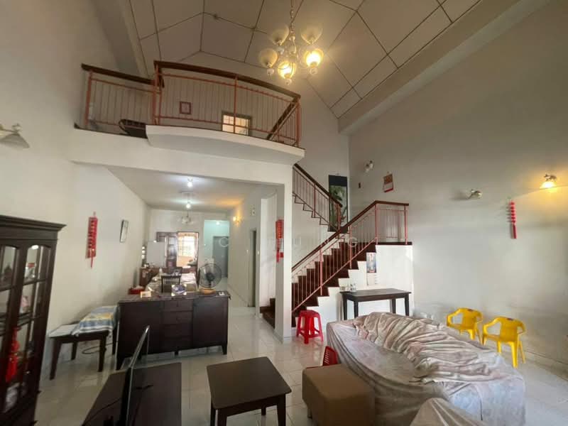 1.5-storey Terraced House for Sale in Taman Pelangi Indah (Ulu Tiram) - YC Fung - Living Room - PropertyGuru.com.my