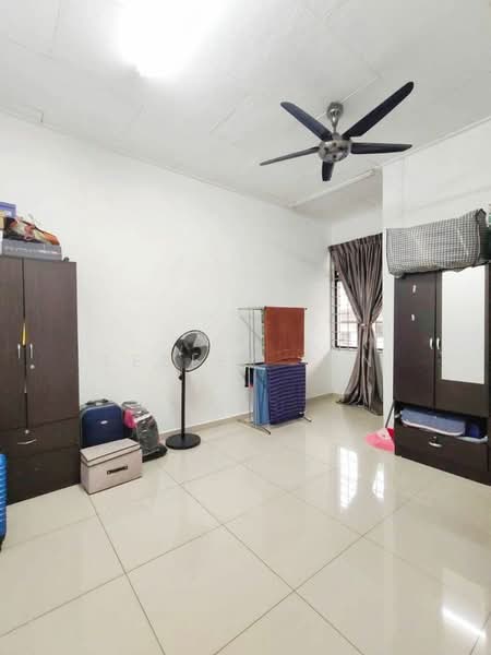 2-storey Terraced House for Sale in Taman Daya (Johor Bahru) - Lesley Tan - Bedroom - PropertyGuru.com.my