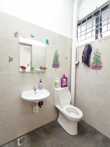 2-storey Terraced House for Sale in Taman Daya (Johor Bahru) - Lesley Tan - Bathroom - PropertyGuru.com.my