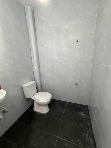 2-storey Terraced House for Sale in Taman Rinting (Masai) - Alviss Tay - Bathroom - PropertyGuru.com.my