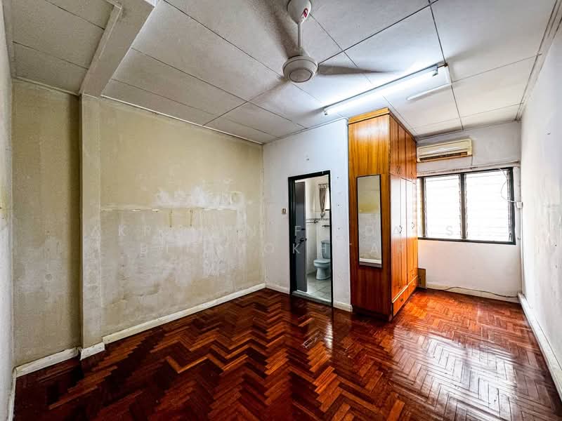 2-storey Terraced House for Sale in Bandar Sri Damansara (Selangor) - Akramin Firdaus Bin Mokhtar - Bedroom - PropertyGuru.com.my
