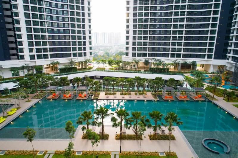 KL Traders Square untuk Untuk Disewa - RM 2,200 /bulan, Mac 2026 - Pool - PropertyGuru.com.my