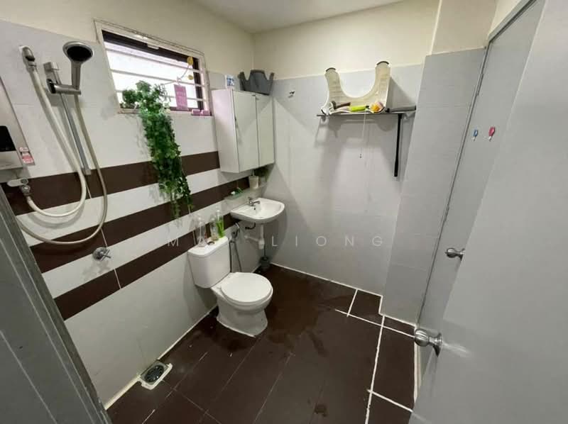 2-storey Terraced House for Sale in Rawang (Selangor) - May Liong - Bathroom - PropertyGuru.com.my