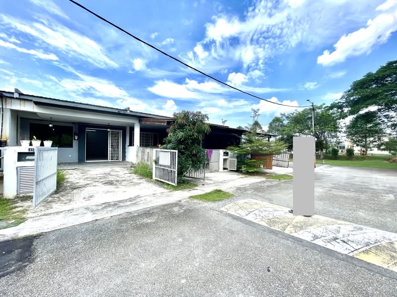 1-storey Terraced House for Sale in Taman Dataran Abadi (Sepang) - Shamzjoe . - Exterior - PropertyGuru.com.my
