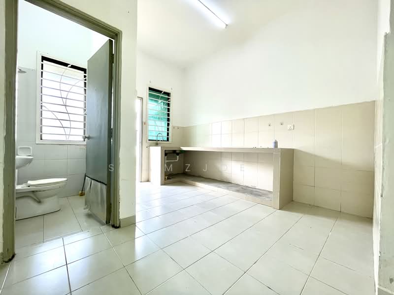 1-storey Terraced House for Sale in Taman Dataran Abadi (Sepang) - Shamzjoe . - Bathroom - PropertyGuru.com.my