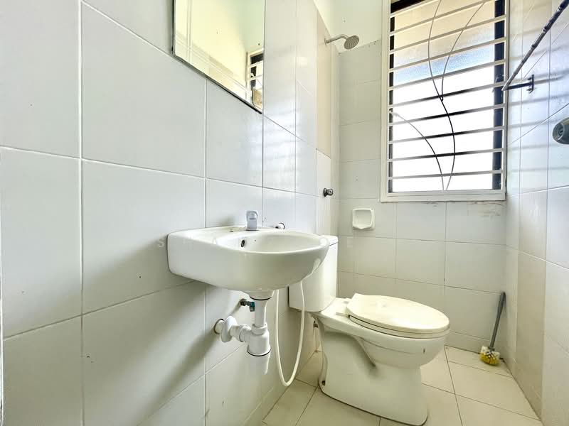 1-storey Terraced House for Sale in Taman Dataran Abadi (Sepang) - Shamzjoe . - Bathroom - PropertyGuru.com.my