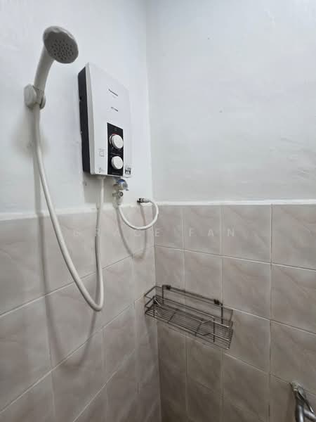 Taman Sri Kluang untuk Untuk Disewa - RM 1,400 /bulan, Feb 2026 - Bathroom - PropertyGuru.com.my