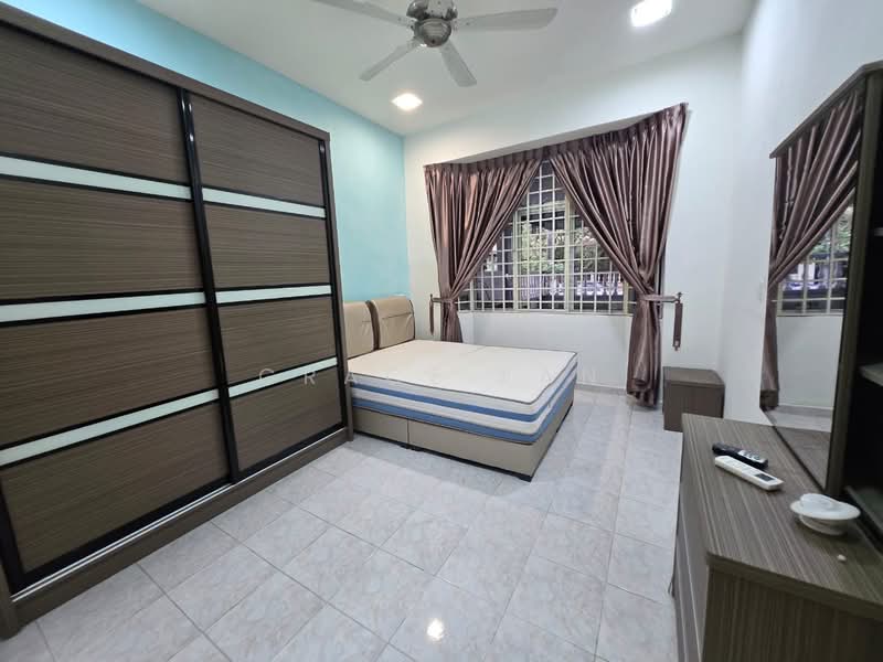 Taman Sri Kluang untuk Untuk Disewa - RM 1,400 /bulan, Feb 2026 - Bedroom - PropertyGuru.com.my