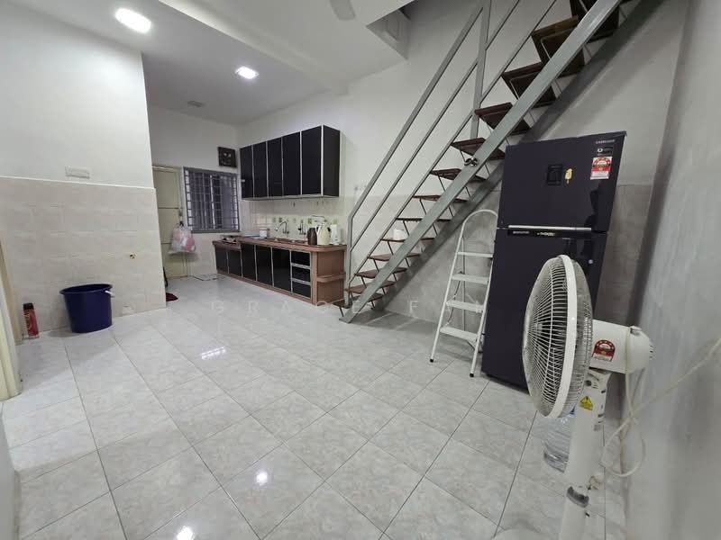 Taman Sri Kluang untuk Untuk Disewa - RM 1,400 /bulan, Feb 2026 - Kitchen - PropertyGuru.com.my