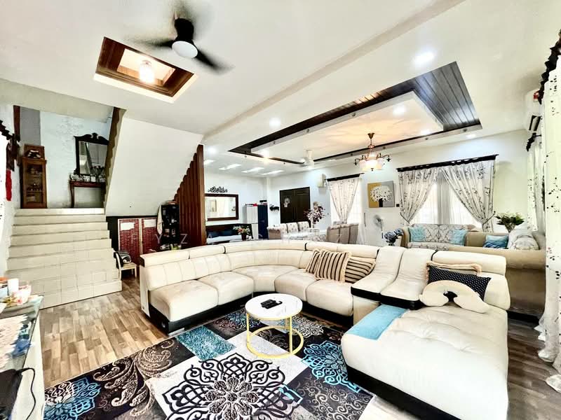 Semi-Detached House for Sale in Puchong (Selangor) - Fyza Ghazali - Living Room - PropertyGuru.com.my