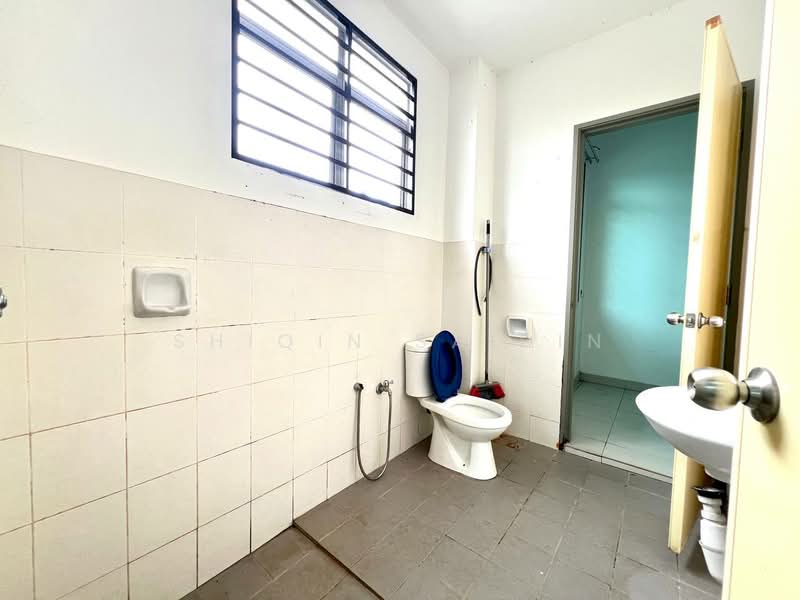 2-storey Terraced House for Sale in Bandar Puncak Alam (Puncak Alam) - Shiqin Saidin - Bathroom - PropertyGuru.com.my