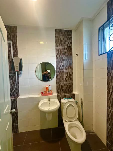 Semi-Detached House for Sale in Bangi (Selangor) - Shiqin Saidin - Bathroom - PropertyGuru.com.my