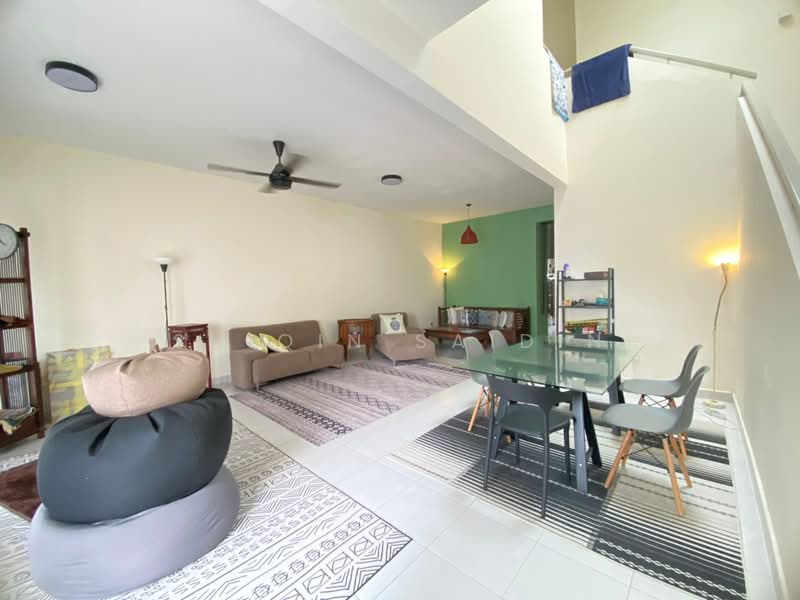 2-storey Terraced House for Sale in Alam Suria (Puncak Alam) - Shiqin Saidin - Living Room - PropertyGuru.com.my